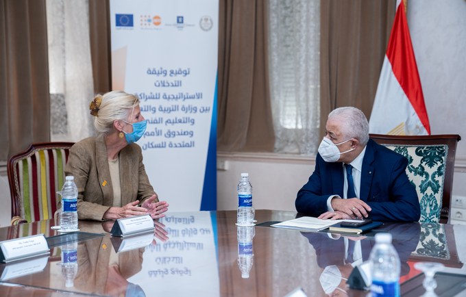 UNFPA Representative Frederika Meijer and Minister of Education Dr. Tarek Shawki. 